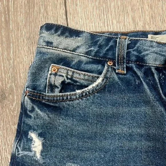 Topshop Moto high waisted denim cutoff shorts - Picture 4 of 9